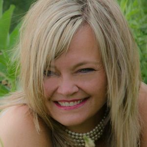 Meet your Posher, Eva